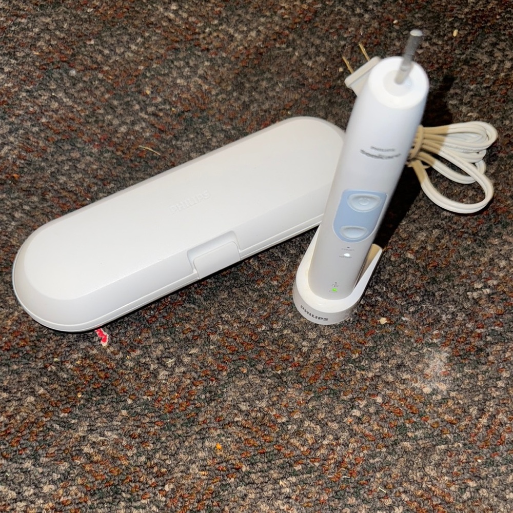 Philips Sonicare White Electric Toothbrush with Case